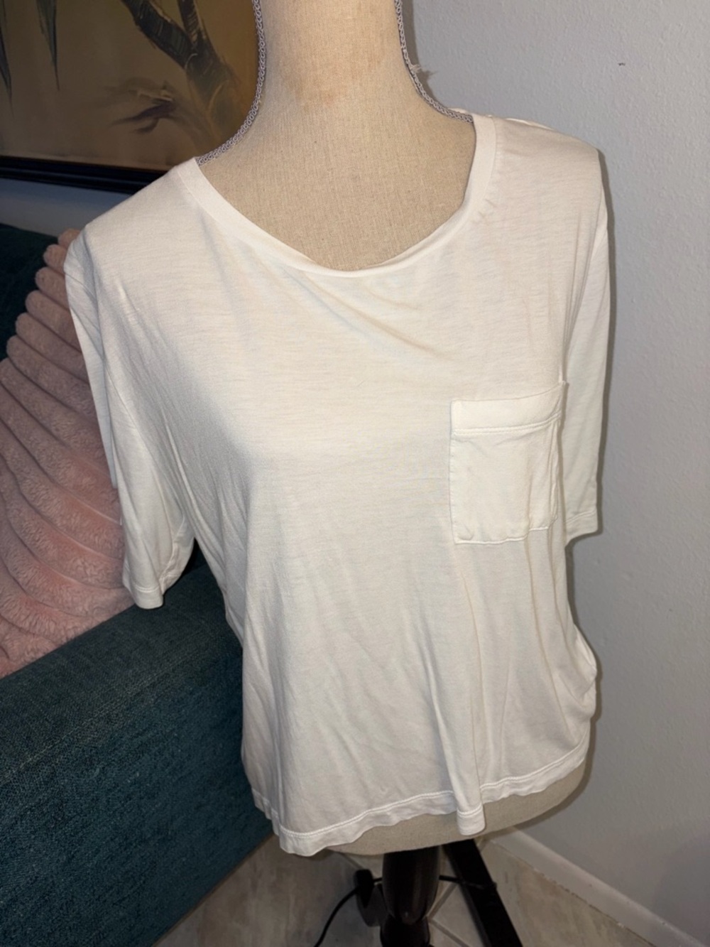 Women’s Medium Gap Designed and Crafted White Shirt With Pocket